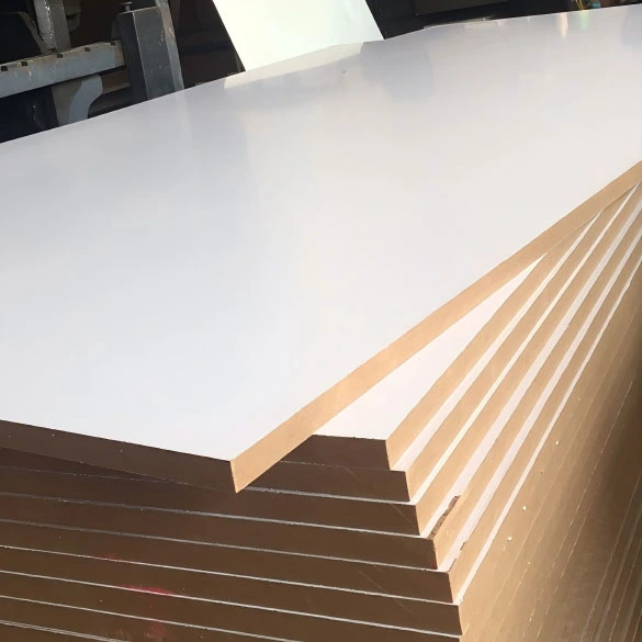 Hvit laminert bord